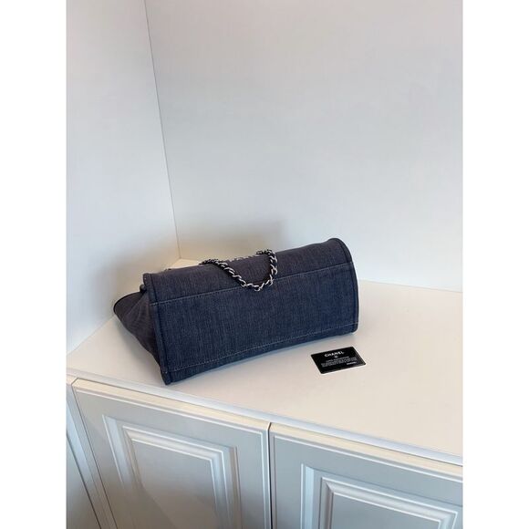 Chanel Women Pre-Loved Bag Very Good Condition - Picture 6 of 9